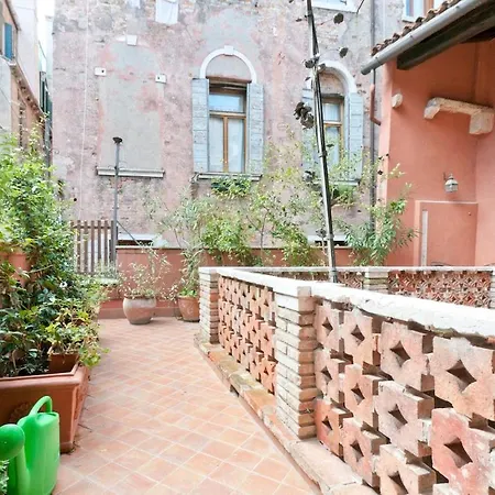 Luxury House Canal View, Terrace דירה