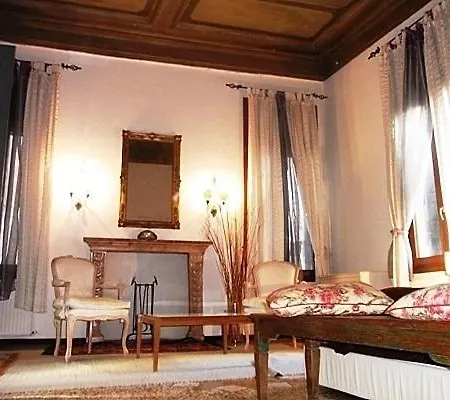 Luxury House Canal View, Terrace Daire Venedik