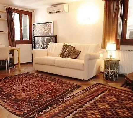 Daire Luxury House Canal View, Terrace Venedik