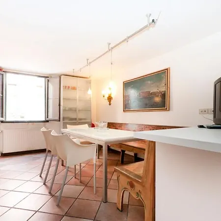 Luxury House Canal View, Terrace Venedik